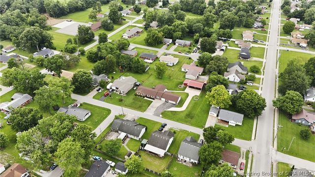 1221 Lindsey Street, Charlestown, IN 47111