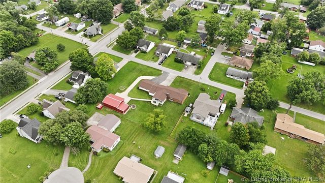 1221 Lindsey Street, Charlestown, IN 47111