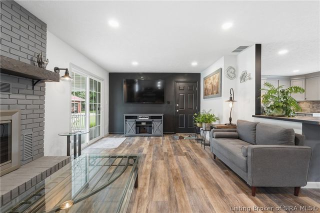 1221 Lindsey Street, Charlestown, IN 47111