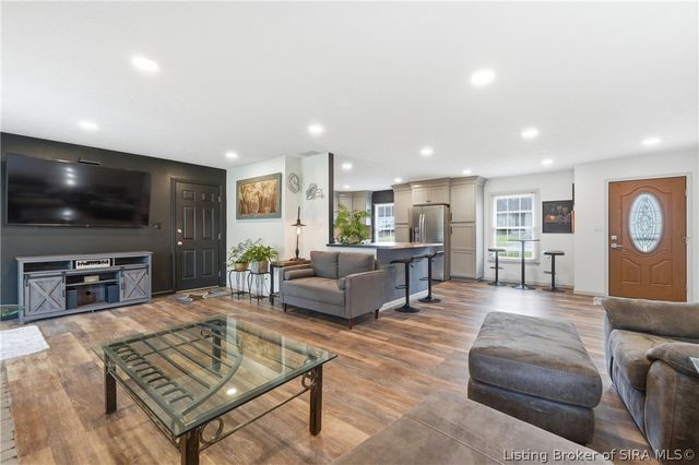 1221 Lindsey Street, Charlestown, IN 47111