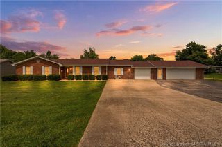 1221 Lindsey Street, Charlestown, IN 47111