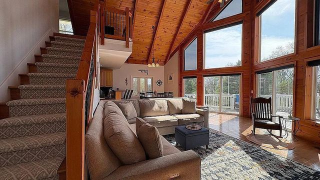3846 Apple Valley Drive, Howard, OH 43028
