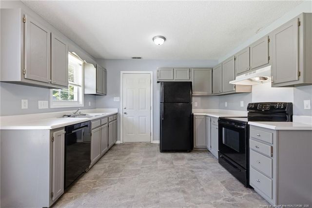 111 Hobson Court, Raeford, NC 28376