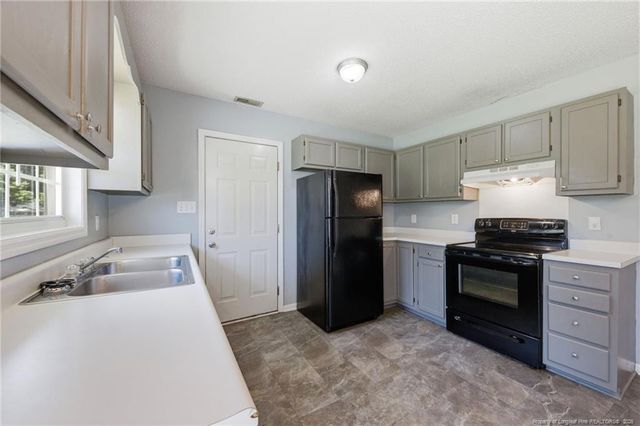 111 Hobson Court, Raeford, NC 28376