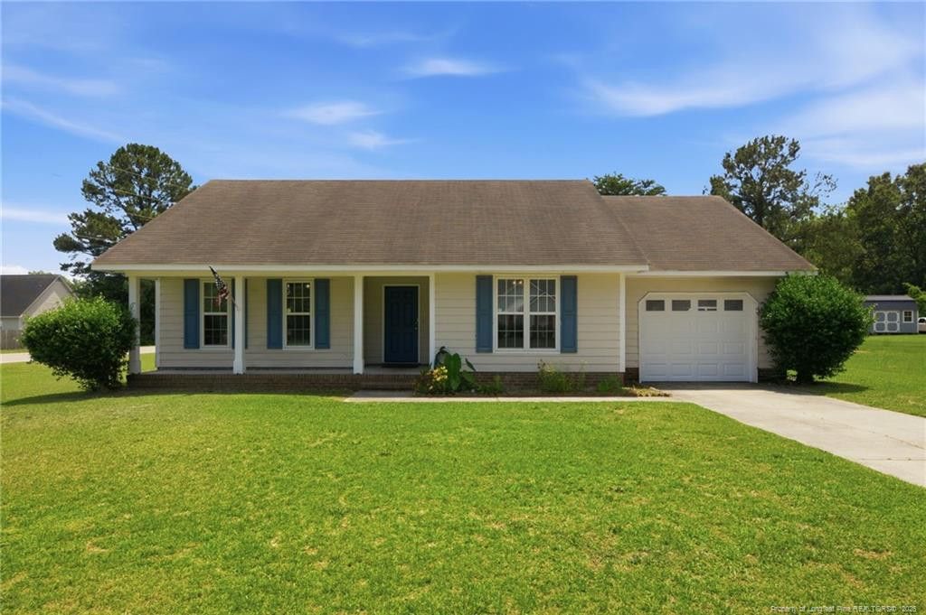 111 Hobson Court, Raeford, NC 28376