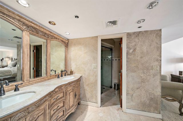 3525 Sage Rd 1512, Houston, TX 77056