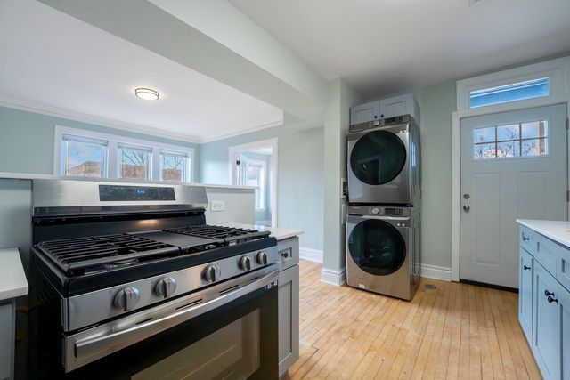 845 Lyman Avenue 2S, Oak Park, IL 60304