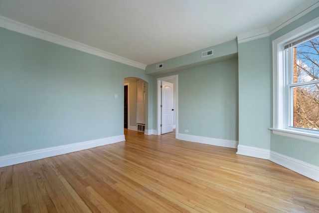845 Lyman Avenue 2S, Oak Park, IL 60304