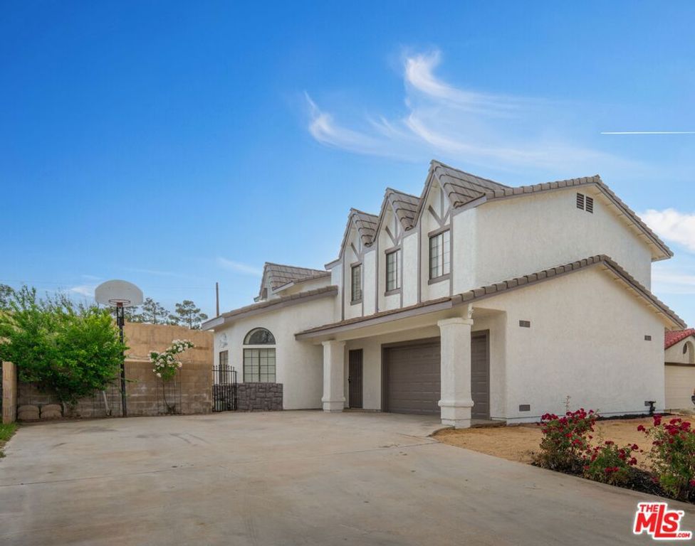 Image 1 of property listing at 2232 Thomas Avenue, Palmdale, CA 93550