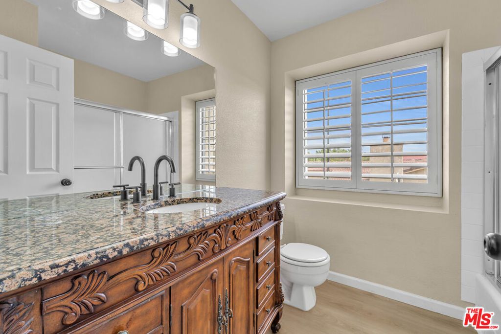 Image 17 of property listing at 2232 Thomas Avenue, Palmdale, CA 93550