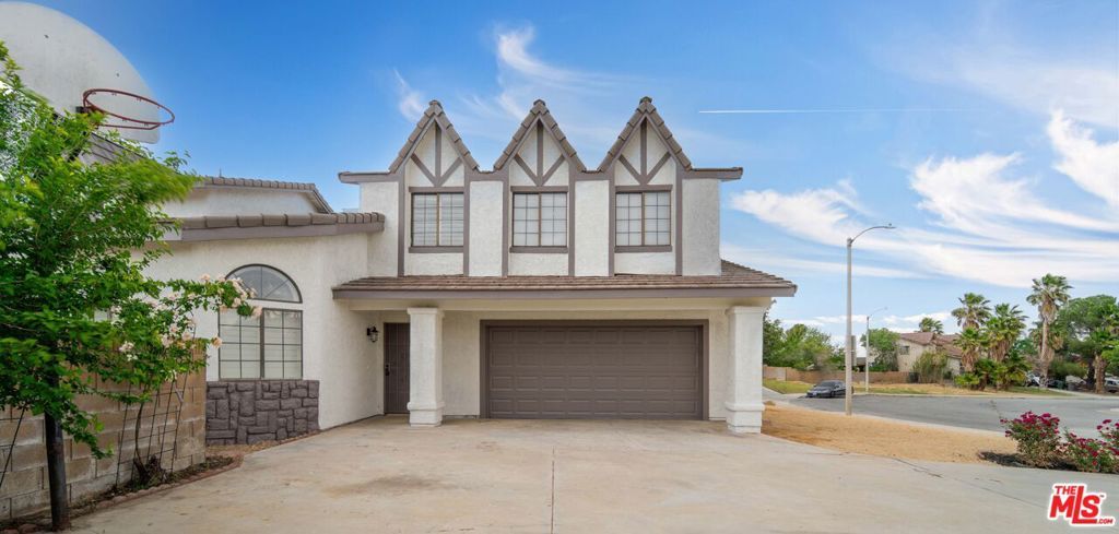 Image 2 of property listing at 2232 Thomas Avenue, Palmdale, CA 93550