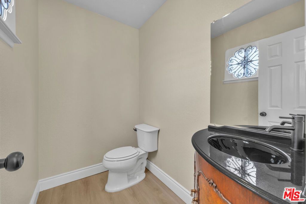 Image 22 of property listing at 2232 Thomas Avenue, Palmdale, CA 93550