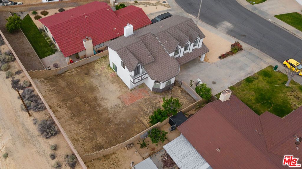 Image 27 of property listing at 2232 Thomas Avenue, Palmdale, CA 93550