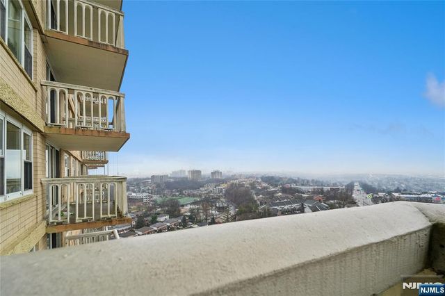 555 North 21M, Fort Lee, NJ 07024