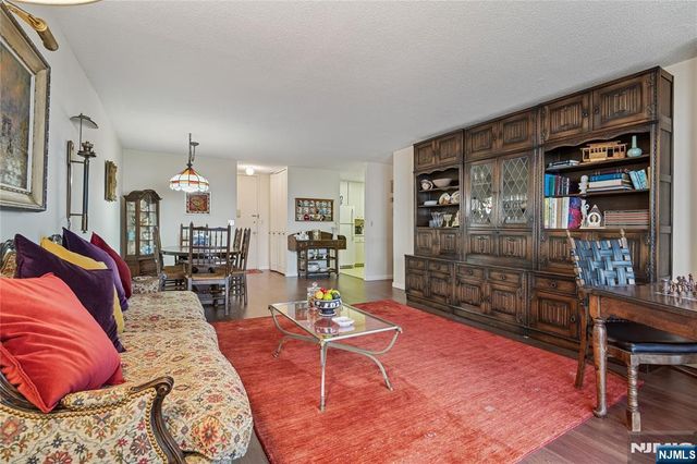 555 North 21M, Fort Lee, NJ 07024