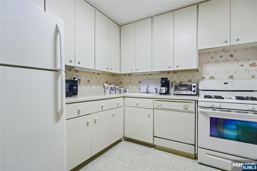 555 North 21M, Fort Lee, NJ 07024