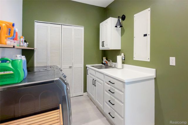 24345 Mary Street, Taylor, MI 48180