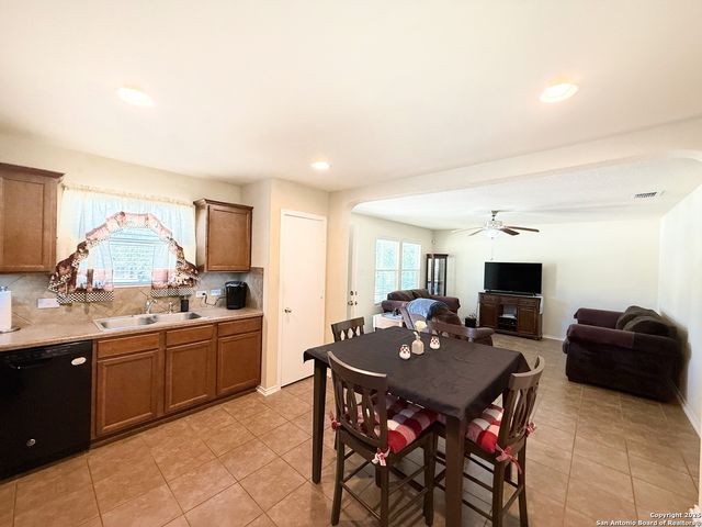 1407 Durango, San Antonio, TX 78245