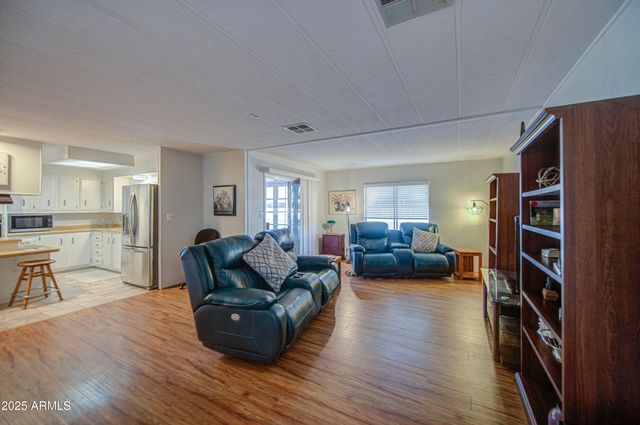 2259 N NICKLAUS Drive N, Mesa, AZ 85215