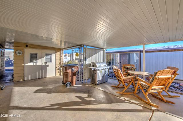 2259 N NICKLAUS Drive N, Mesa, AZ 85215