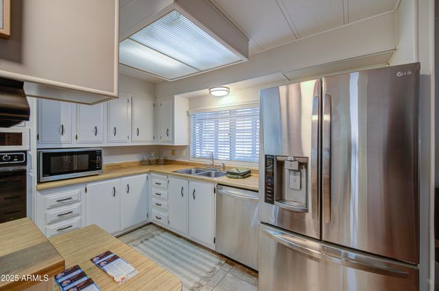 2259 N NICKLAUS Drive N, Mesa, AZ 85215