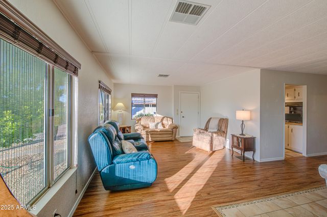 2259 N NICKLAUS Drive N, Mesa, AZ 85215