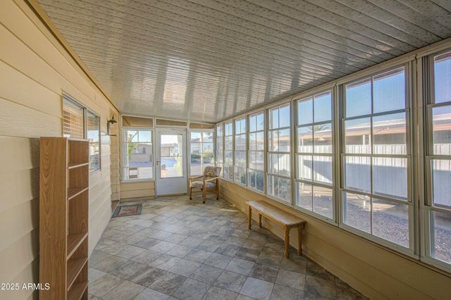 2259 N NICKLAUS Drive N, Mesa, AZ 85215