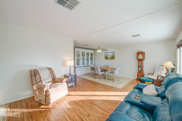 2259 N NICKLAUS Drive N, Mesa, AZ 85215