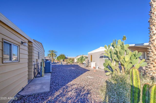 2259 N NICKLAUS Drive N, Mesa, AZ 85215