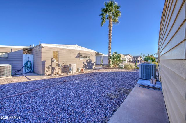 2259 N NICKLAUS Drive N, Mesa, AZ 85215