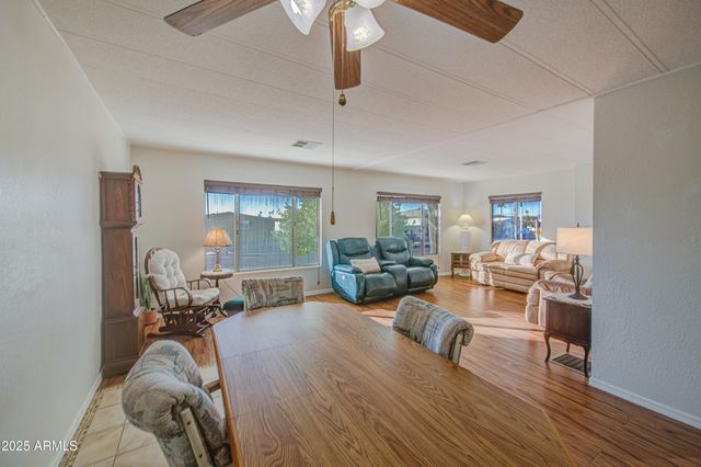 2259 N NICKLAUS Drive N, Mesa, AZ 85215