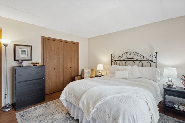 15701 Foxbend Court 1N, Orland Park, IL 60462