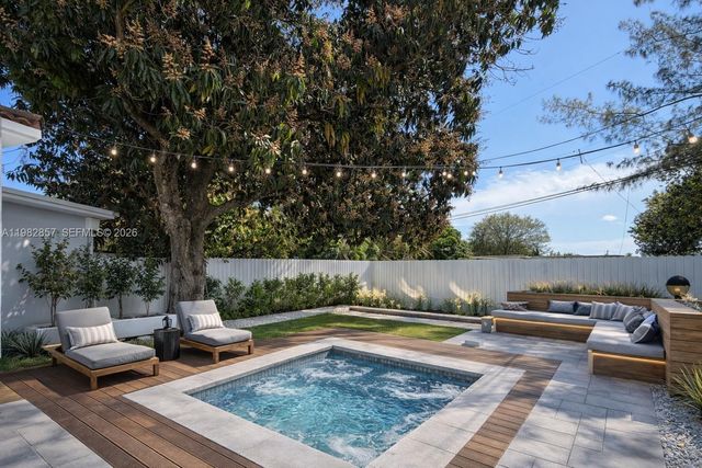 250 E 60th St, Hialeah, FL 33013