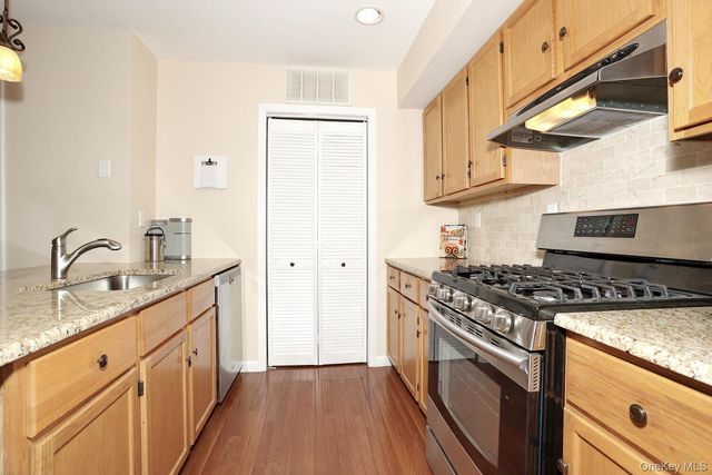 262 E Crooked Hill Road, Pearl River, NY 10965