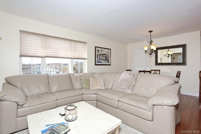 262 E Crooked Hill Road, Pearl River, NY 10965