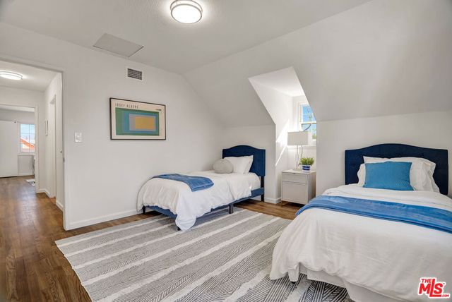 6525 Lubao Avenue, Woodland Hills, CA 91367