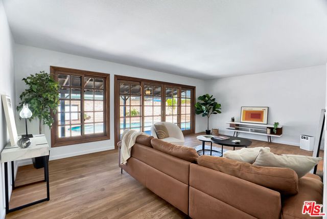 6525 Lubao Avenue, Woodland Hills, CA 91367