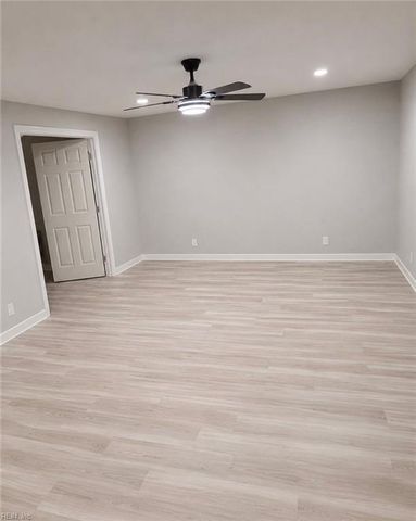 135 Whaley ST, Suffolk, VA 23438
