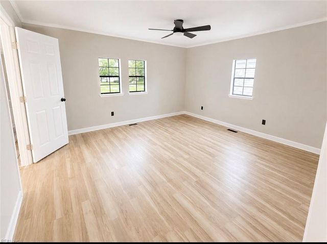135 Whaley ST, Suffolk, VA 23438