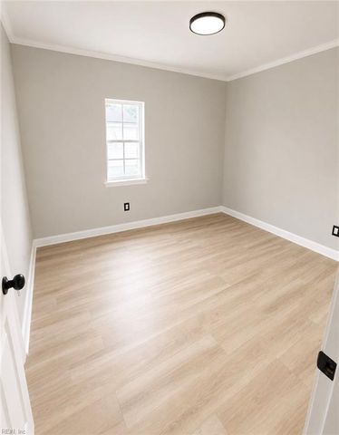 135 Whaley ST, Suffolk, VA 23438