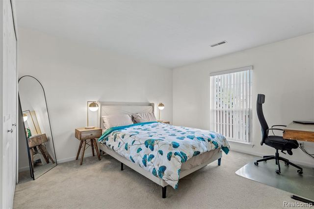 29675 Nottingham Circle, Livonia, MI 48152