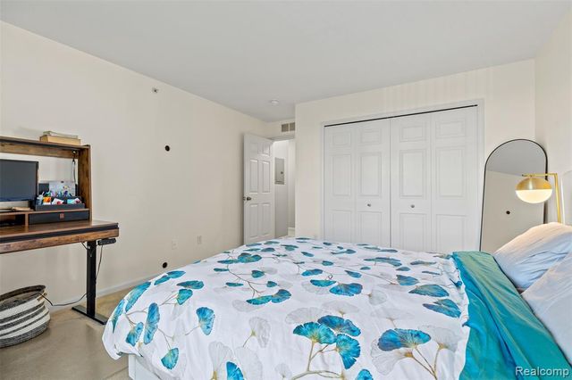 29675 Nottingham Circle, Livonia, MI 48152