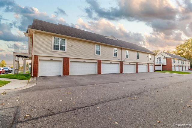 29675 Nottingham Circle, Livonia, MI 48152