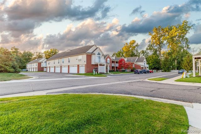 29675 Nottingham Circle, Livonia, MI 48152