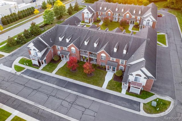 29675 Nottingham Circle, Livonia, MI 48152