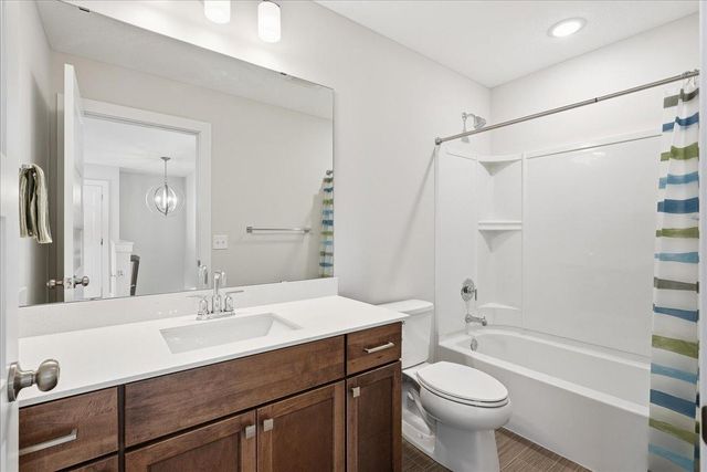 2990 Coventry Circle, River Falls, WI 54022