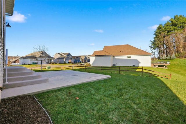 2990 Coventry Circle, River Falls, WI 54022