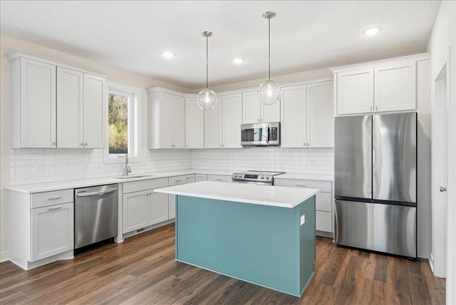 2990 Coventry Circle, River Falls, WI 54022