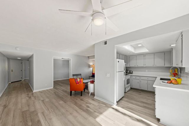 5301 E Waverly Drive 198, Palm Springs, CA 92264