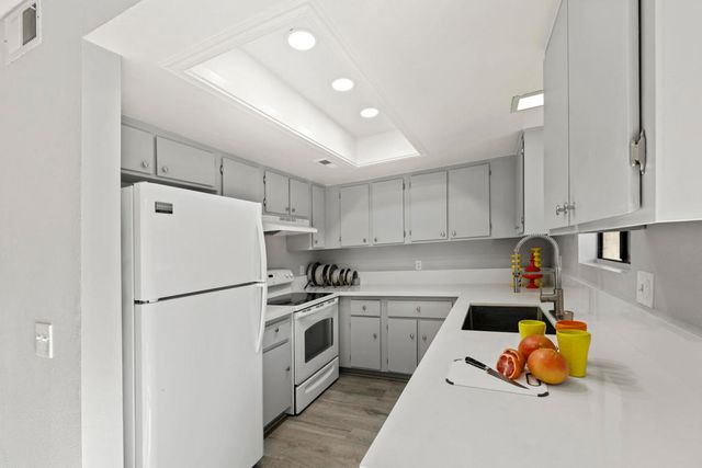 5301 E Waverly Drive 198, Palm Springs, CA 92264